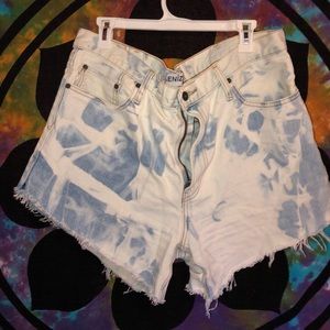 Highwaisted levi shorts